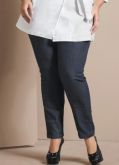 Calça jeans com botões na lateral