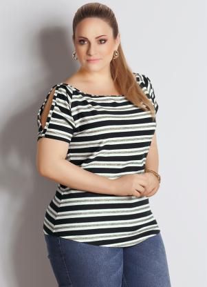 Blusa listrada com abertura no ombro